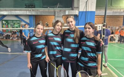 Naše cure izborile plasman u polufinale gradskog prvenstva u badmintonu!